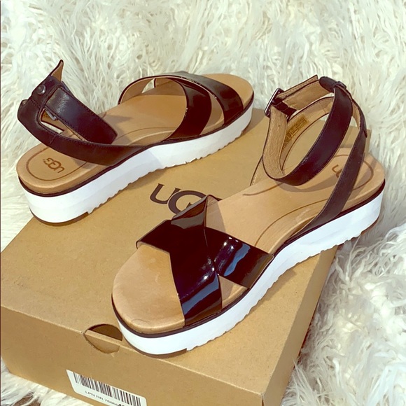 ugg tipton sandal